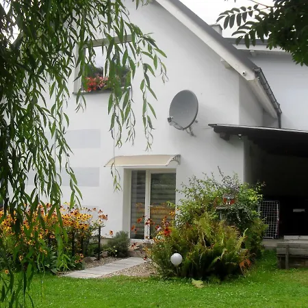 Aura Apartment *