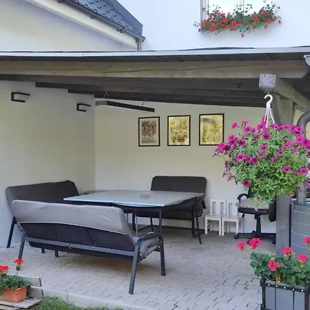 Aura Apartment *